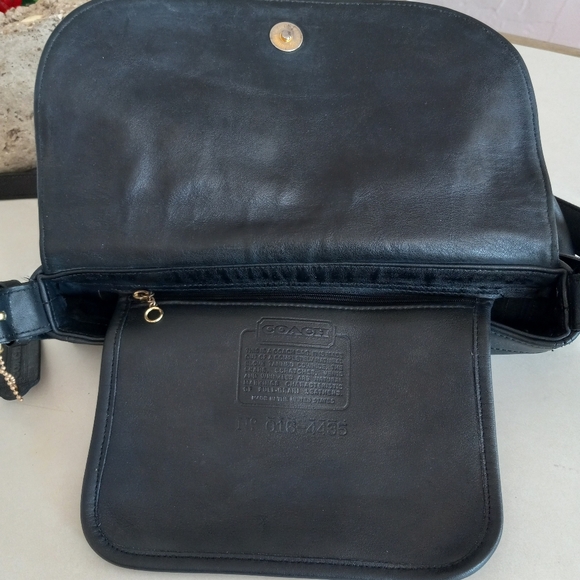 Coach Classics Collection: The Carlton Flap Bag In Black - Picture 11 of 15